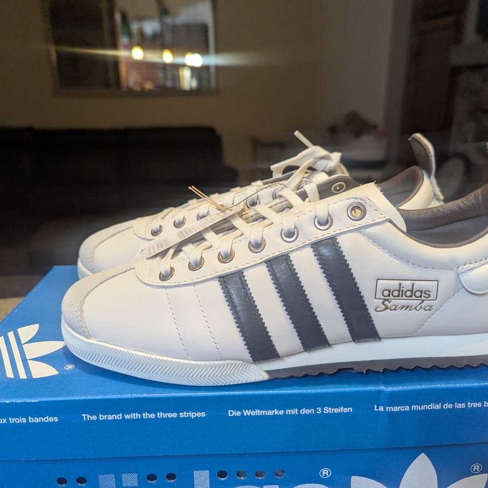 Adidas Samba 62 Womens 9.5 White and Black